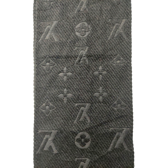 Louis Vuitton LV Monogram Logomania Black & Black Wool Silk Scarf Unisex $635 - Picture 11 of 16
